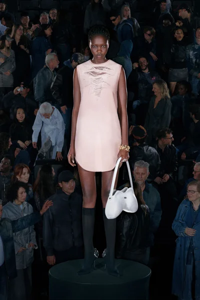 Look 32